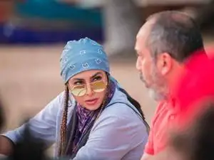 خانم آزاده صمدی! با ما کمی رو بازی کنید لطفا