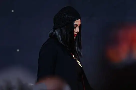 خانم آزاده صمدی! با ما کمی رو بازی کنید لطفا