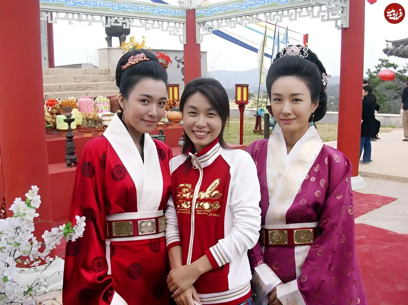 عکس| سفر در زمان؛ «یوها و مدوک» در پشت صحنه سریال جومونگ؛ 20 سال قبل