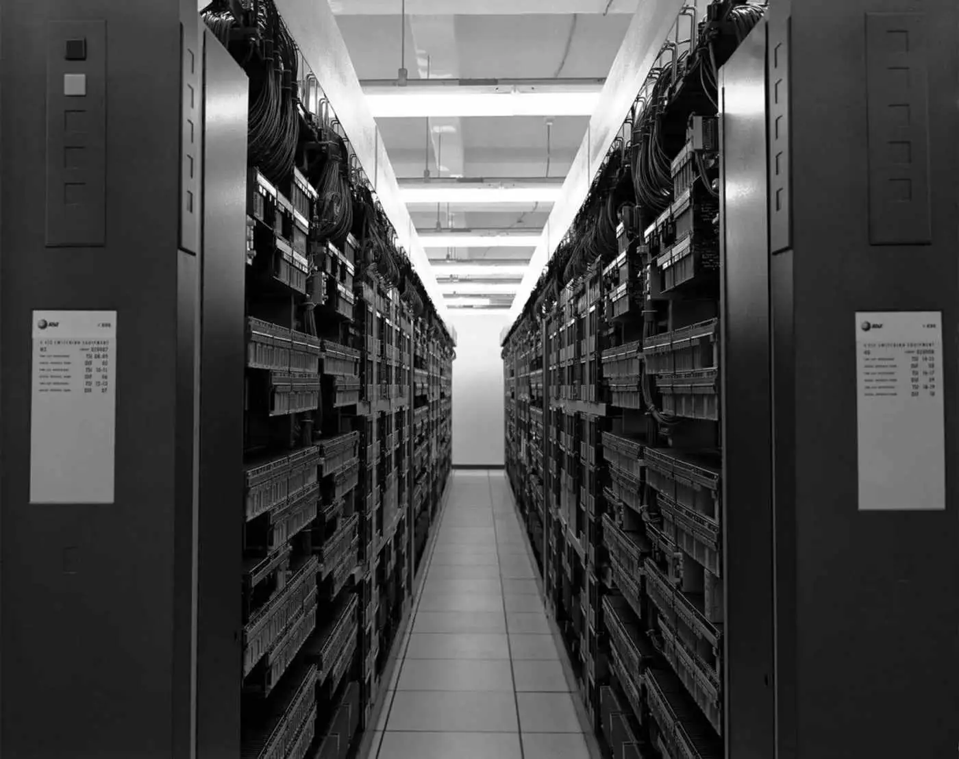 تصاویر| چرا این آسمان خراش مرموز در نیویورک حتی یک پنجره هم ندارد؟ 