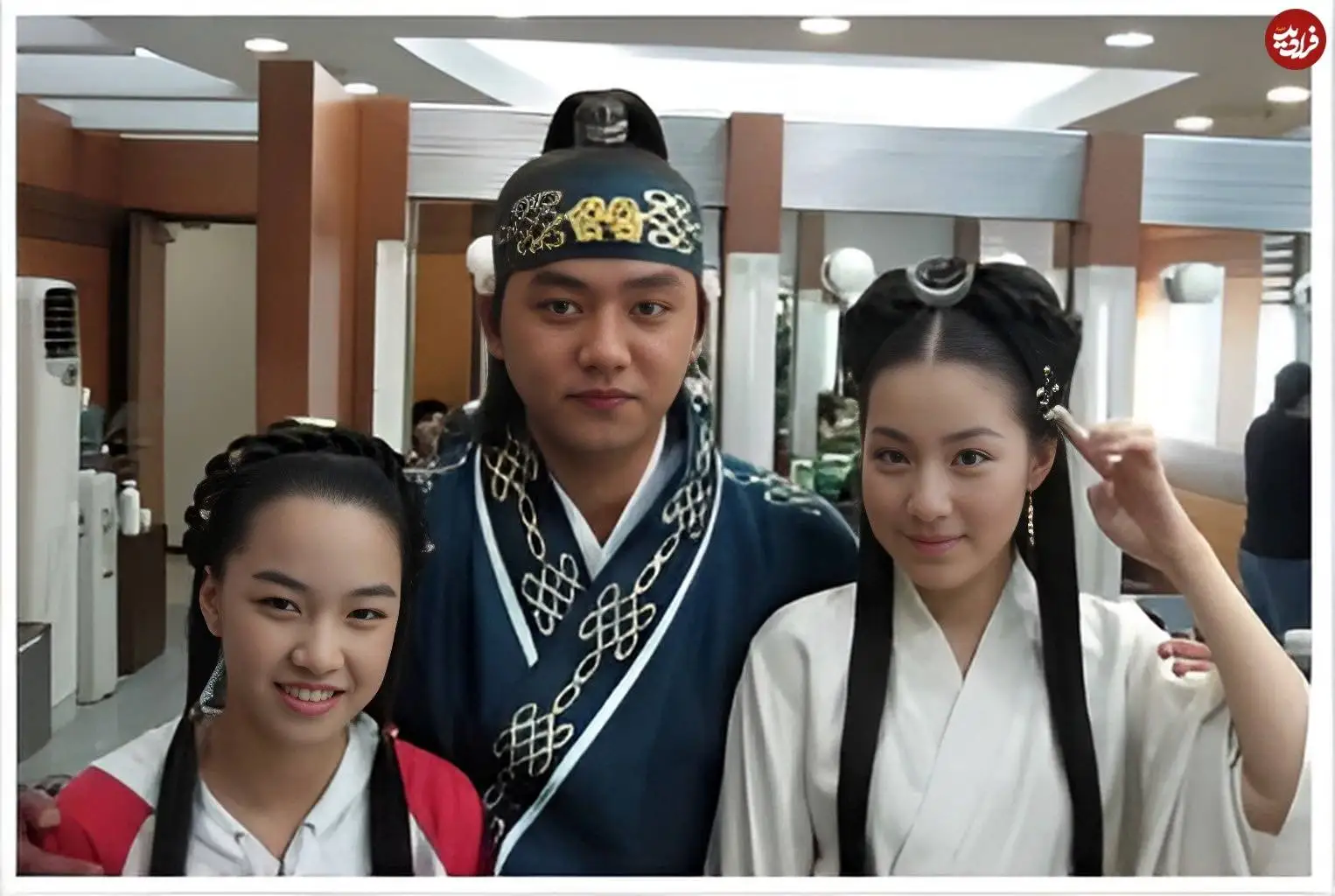 عکس| سفر در زمان؛ ژست صمیمی «تسو، سوریا و بیورها» در پشت صحنه سریال «جومونگ»؛ 19 سال قبل