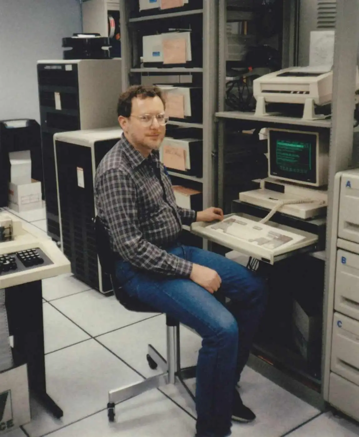 تصاویر| چرا این آسمان خراش مرموز در نیویورک حتی یک پنجره هم ندارد؟ 