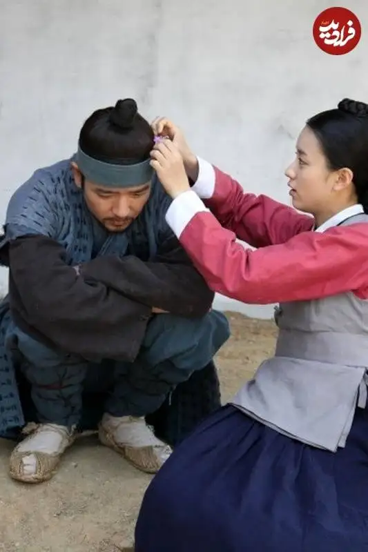 عکس| سفر به تاریخ؛ «مدیر سایونگ» (سریال جومونگ) در پشت صحنۀ سریال «دونگ یی»