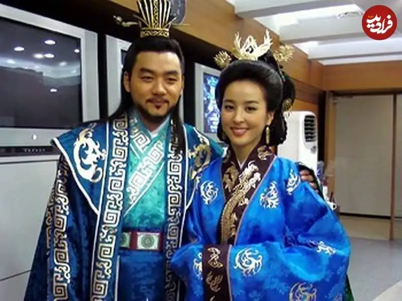 عکس| سفر به تاریخ؛ عکس یادگاری «تسو و سوسانو» در پشت صحنه سریال «جومونگ»