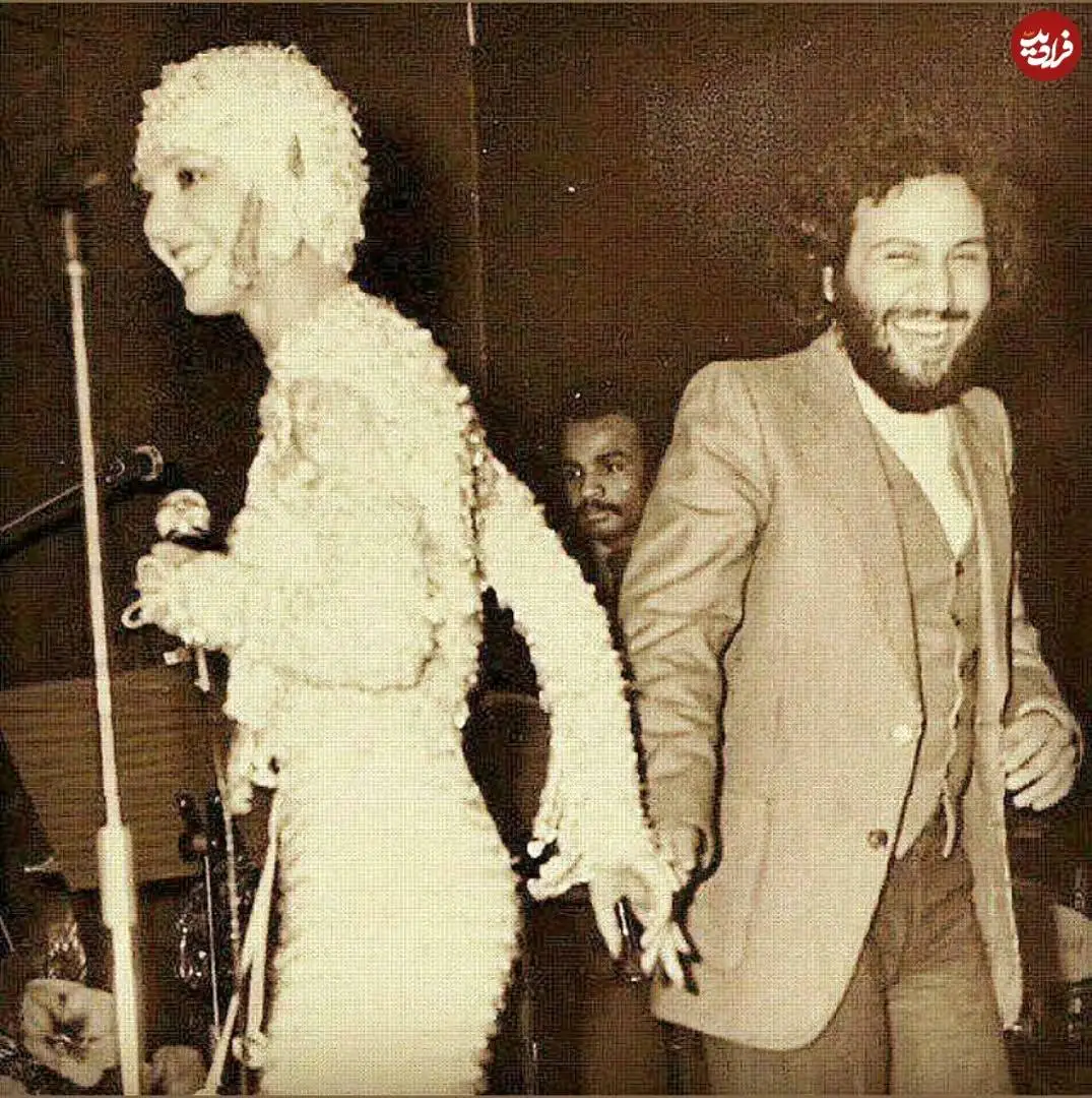 عکس| سفر در زمان؛ «مارتیک و گوگوش» در حال اجرا روی صحنه؛ دهه 50