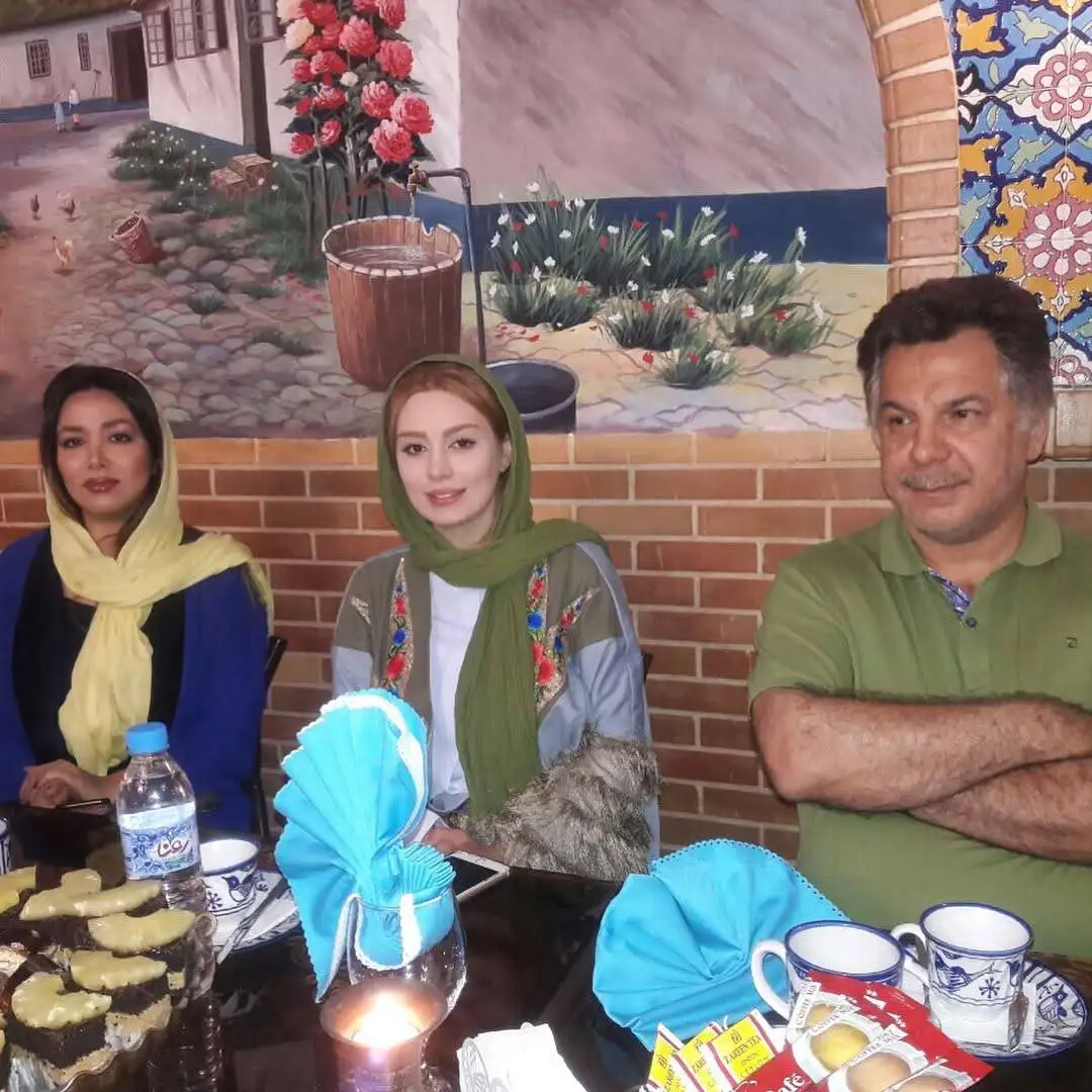 عکس| سفر در زمان؛ «سحر قریشی» در یک دورهمی در 30 سالگی؛ سال 1396