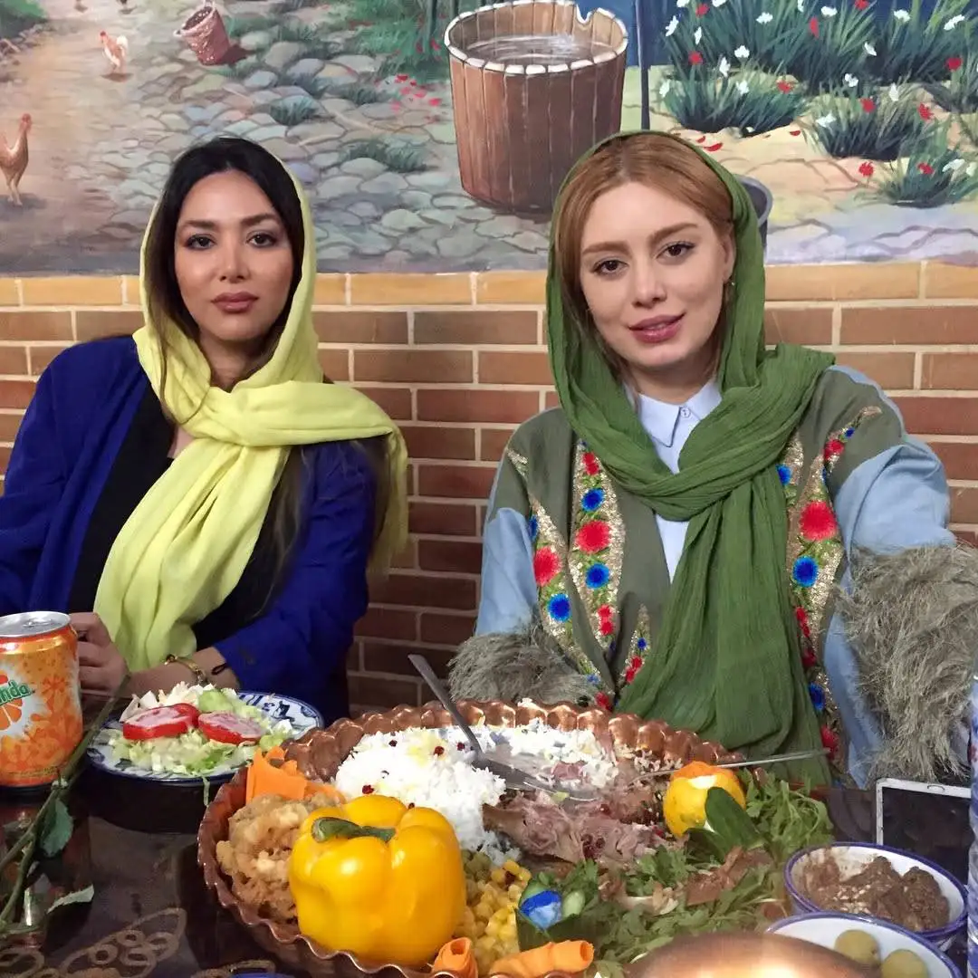 عکس| سفر در زمان؛ «سحر قریشی» در یک دورهمی در 30 سالگی؛ سال 1396