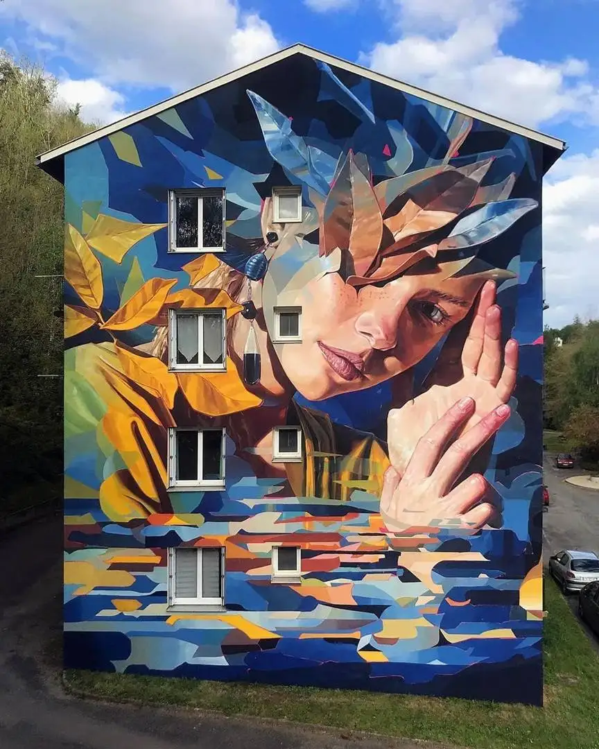 چند شاهکار هنر خیابانی؛ از «پلّکان اژدها» تا «مردی لبۀ پشت بام»