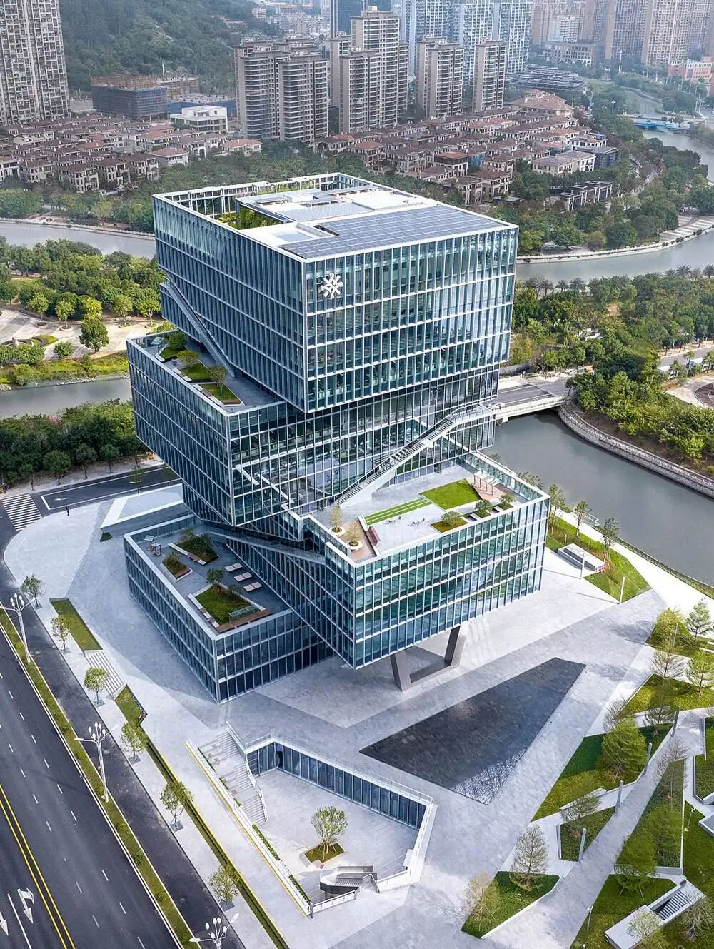 تصاویر؛ معماری خاص دفتر مرکزی یک برند نساجی