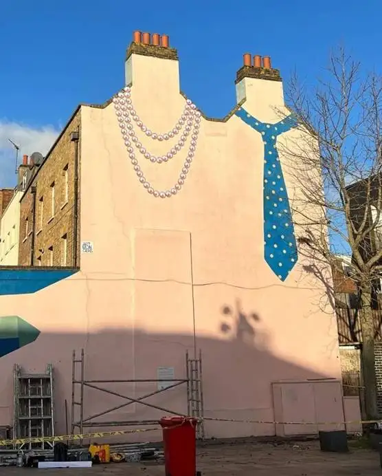 چند شاهکار هنر خیابانی؛ از «پلّکان اژدها» تا «مردی لبۀ پشت بام»