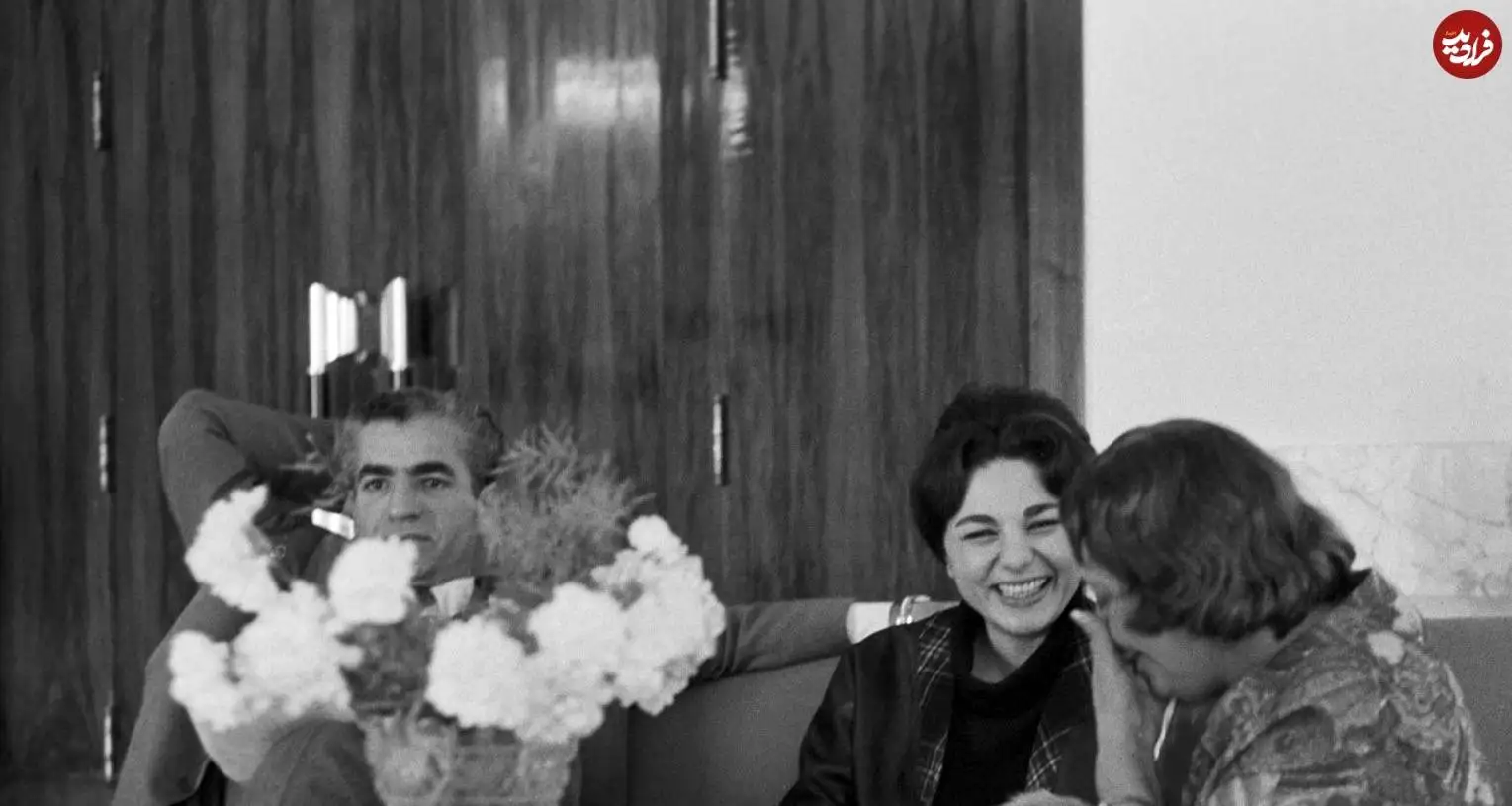عکس| سفر در زمان؛ «محمدرضا پهلوی» در کنار همسر سوم و مادرش؛ سال 1338