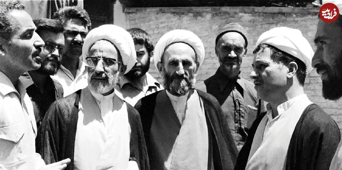 عکس| سفر در تاریخ؛ «شهید رجایی» در حال گفتگو با «آیت الله جنتی، هاشمی رفسنجانی و خزعلی»؛ سال 59