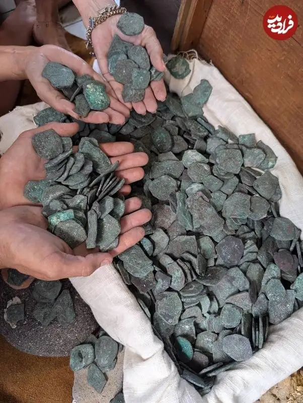 گنج گمشدۀ سکّه های اسپانیایی بعد از 300 سال از عمق دریا بیرون آمد