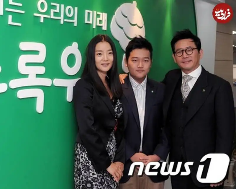 عکس| سفر زمان؛ «امپراتور گوموآ» در کنار همسر و پسرش؛ 6 سال بعد از سریال «جومونگ»