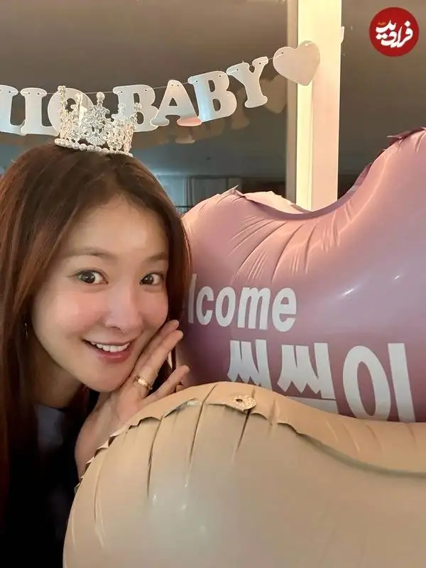 عکس| سفر زمان؛ چهرۀ «یونهوا، ندیمۀ یوجین» (امپراتور بادها) در 43 سالگی در جشن اعلام بارداری اش