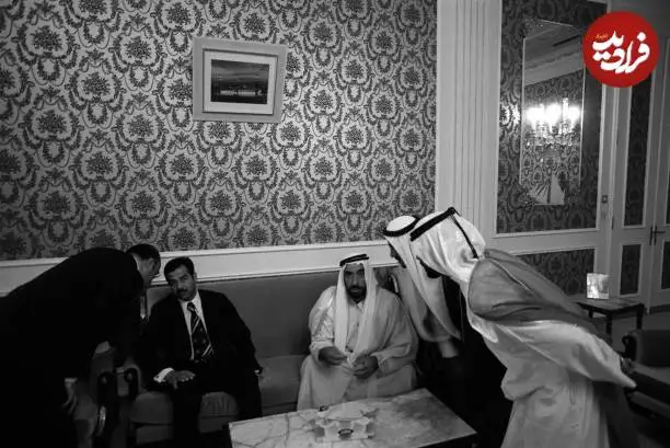 عکس| سفر در زمان؛ «صدام» در دفتر «شیخ زاید» بنیانگذار امارات؛ سال 1352