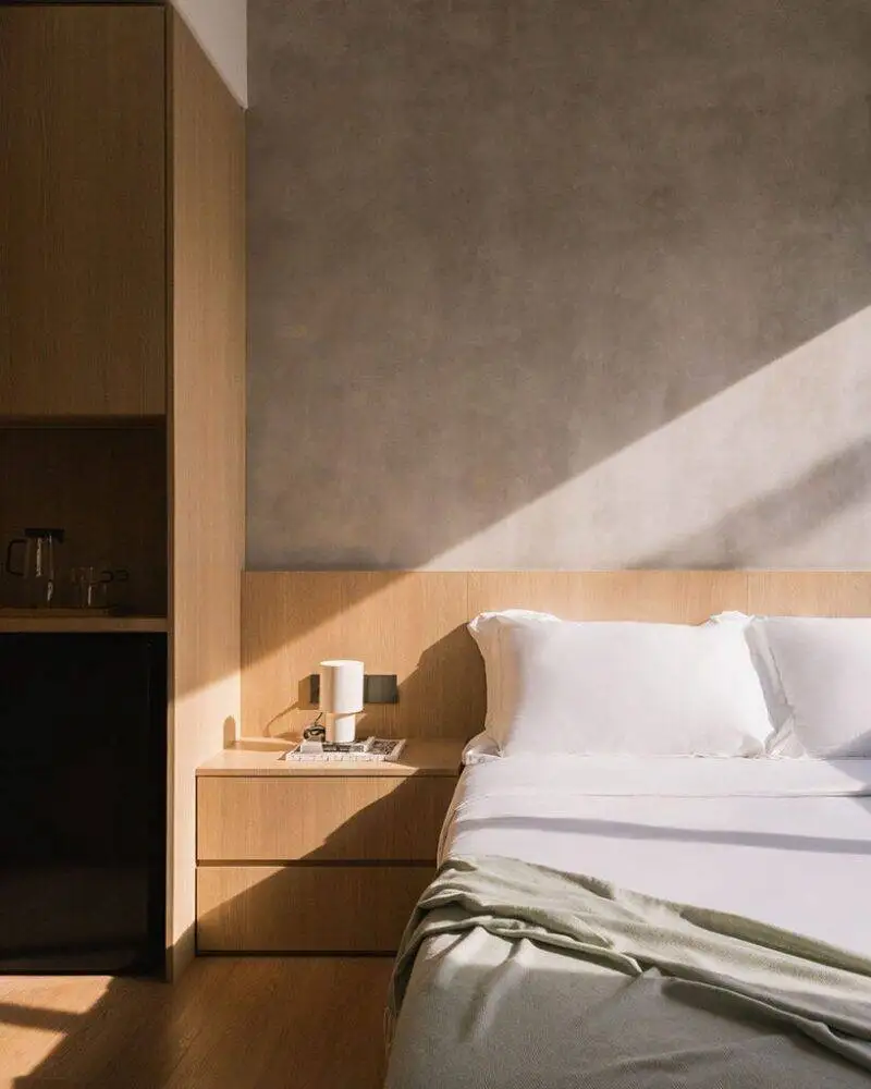 تصاویر؛ بازی انحناها در بتن: معماری فشرده آپارتمان های «ای بی سی» 