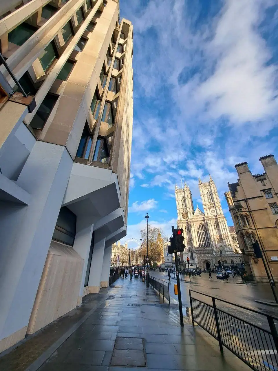 دیروز، آن خانه عزیز و گرانقیمت مردم ایران، دود شد!