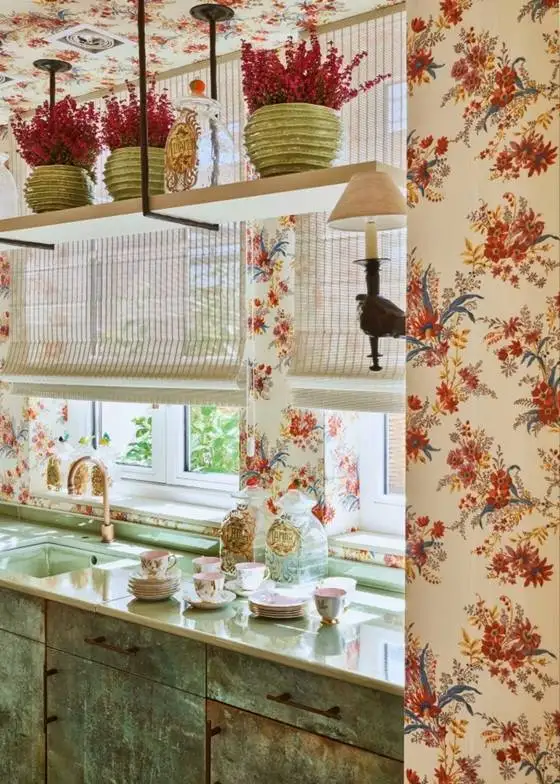 بازگشت دوبارۀ «سوررئالیسم»؛ از موج دیوار تا دست های لوستر