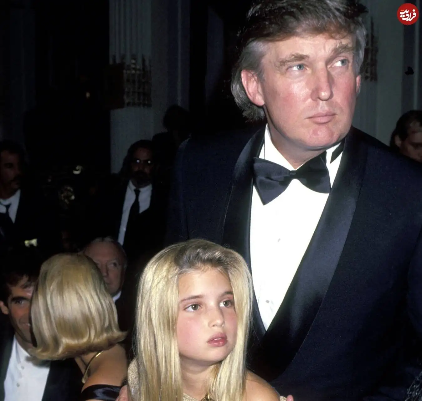 عکس؛ سفر در زمان؛ «ایوانکا ترامپ» در کنار پدرش در یک مراسم در نیویورک؛ سال 1369