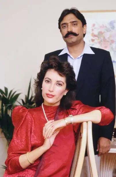 عکس| سفر در زمان؛ بی نظیر بوتو و همسرش در لندن؛ سال 1365