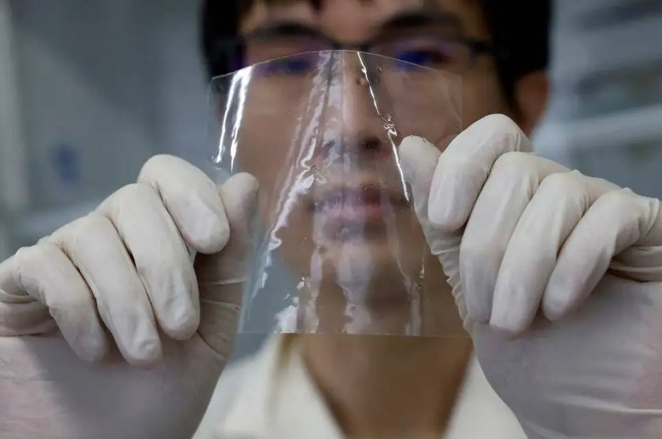 کشف روشی تازه برای پاکسازی اقیانوس ها؛ این پلاستیک در آب دریا حل می شود