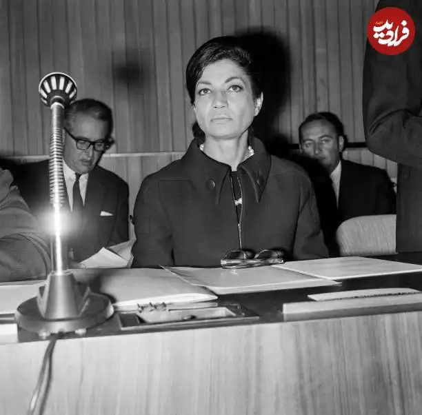 عکس| سفر در زمان؛ «اشرف پهلوی» در مراسم روز جهانی سوادآموزی در پاریس؛ سال 1346