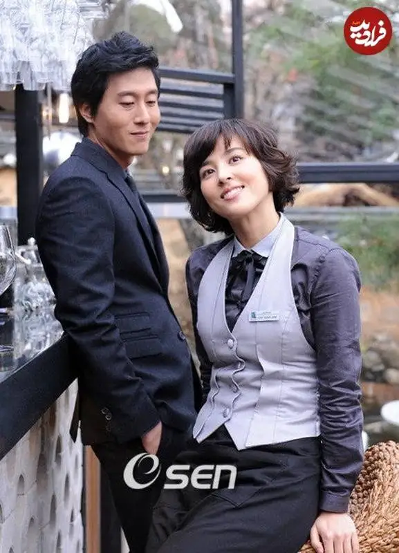 عکس| سفر به تاریخ؛ مرتب کردن موهای «سوسانو» در پشت صحنه سریال «تروا»؛ دو سال بعد از «جومونگ»