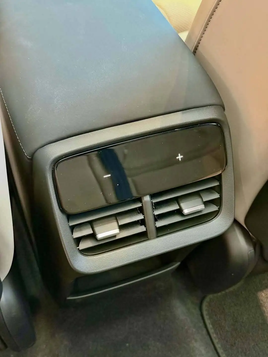 تصاویر؛ ولوو xc70 جدید؛ شاسی بلند هیبریدی با پیمایش 1200 کیلومتر، محصول همکاری ولوو و جیلی