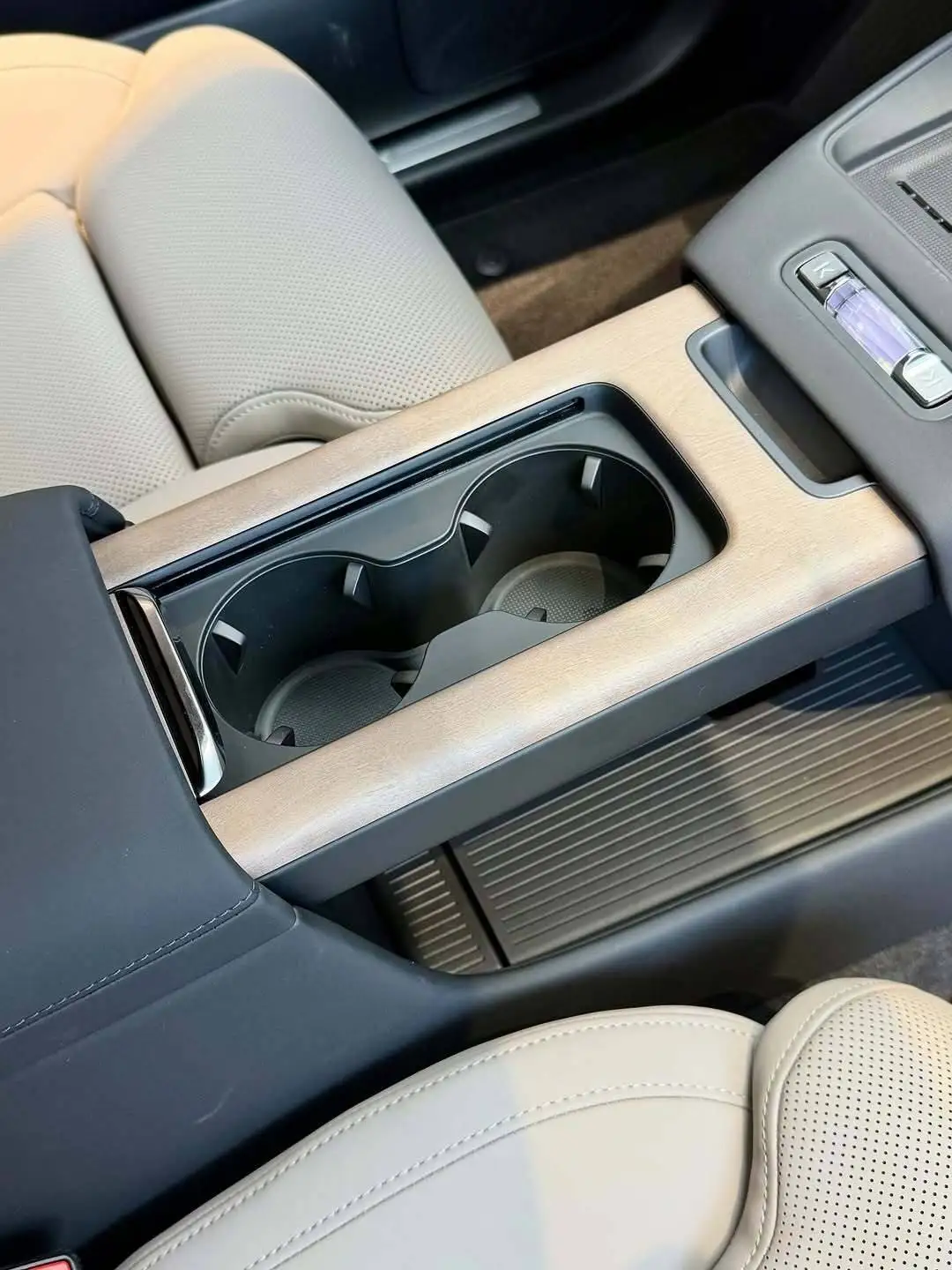تصاویر؛ ولوو xc70 جدید؛ شاسی بلند هیبریدی با پیمایش 1200 کیلومتر، محصول همکاری ولوو و جیلی