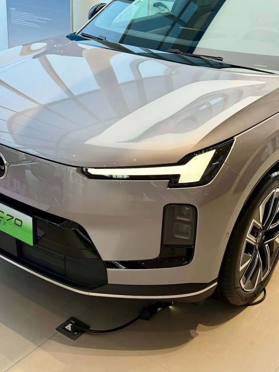 تصاویر؛ ولوو xc70 جدید؛ شاسی بلند هیبریدی با پیمایش 1200 کیلومتر، محصول همکاری ولوو و جیلی