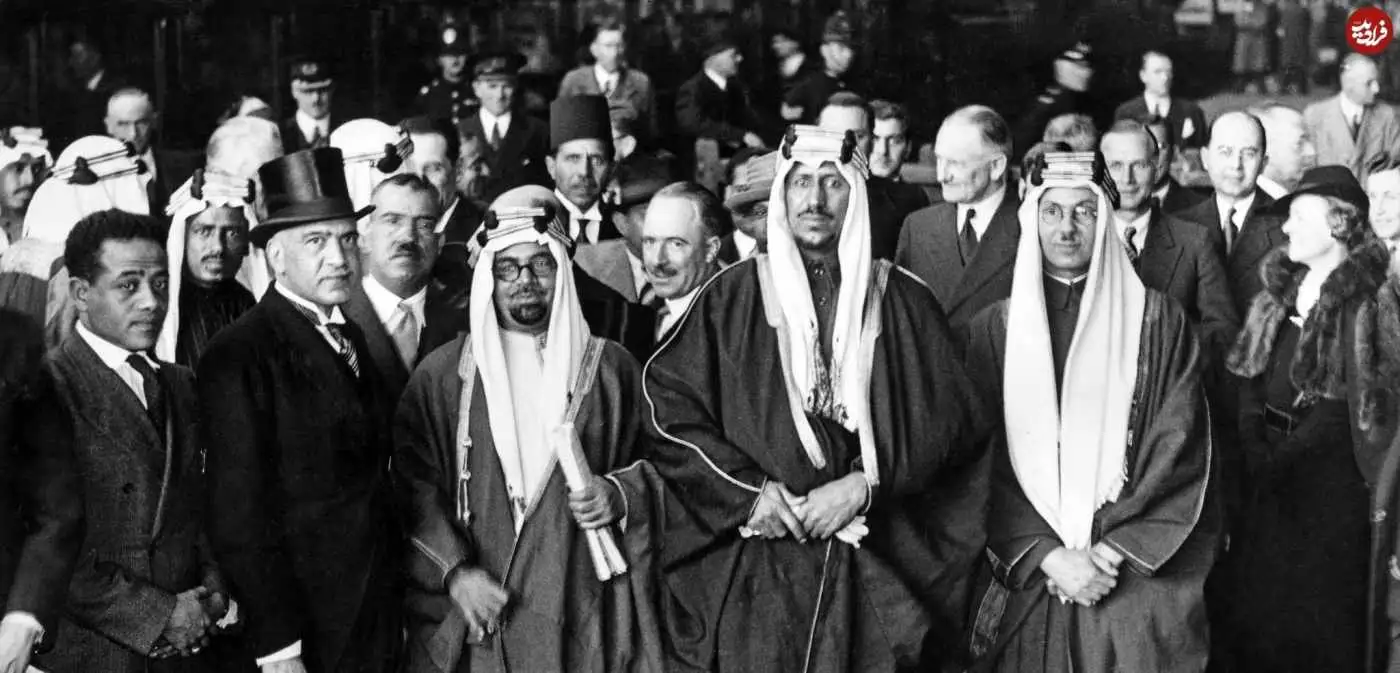 عکس؛ سفر در زمان؛ ملک سعود، پادشاه عربستان و برادرش پیش از تاجگذاری جورج ششم در لندن؛ سال 1316