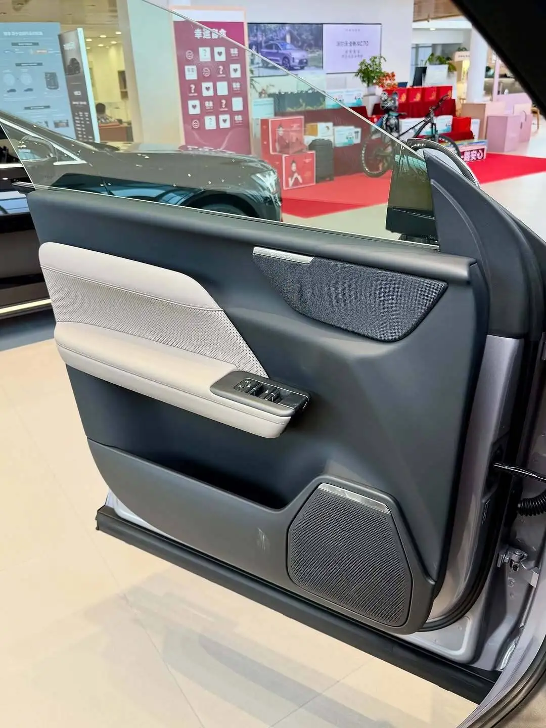 تصاویر؛ ولوو xc70 جدید؛ شاسی بلند هیبریدی با پیمایش 1200 کیلومتر، محصول همکاری ولوو و جیلی