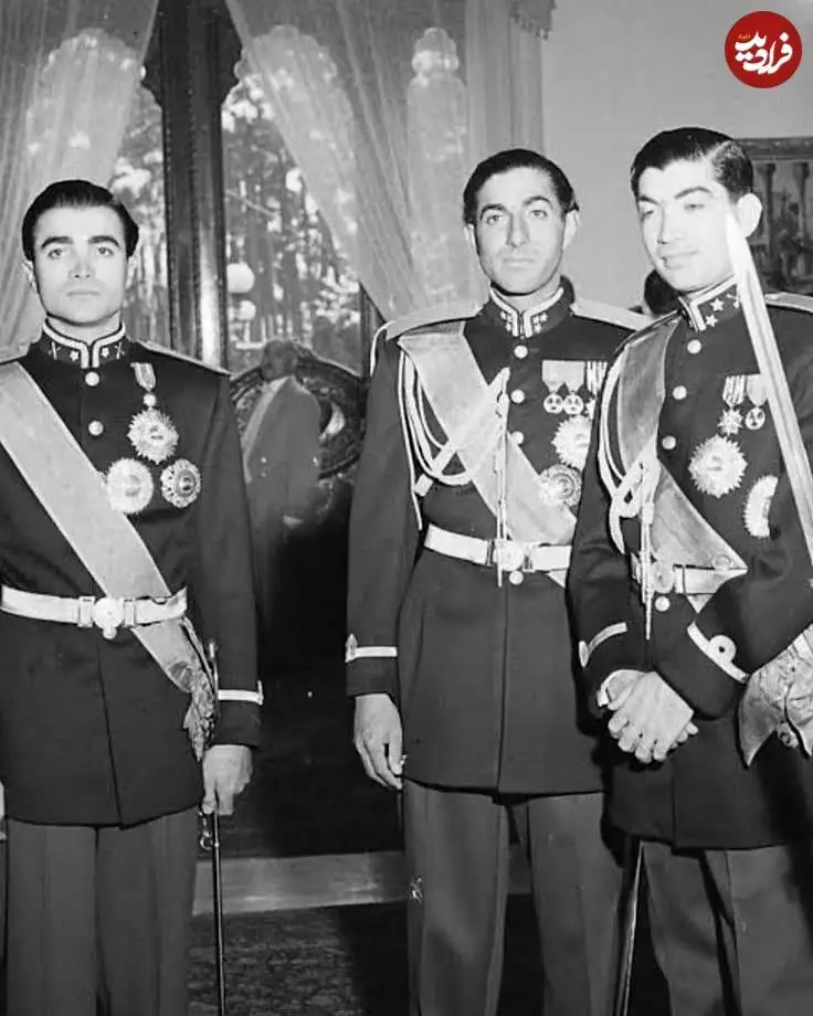 عکس| سفر در زمان؛ «غلامرضا، علیرضا و عبدالرضا پهلوی» در عروسی برادرشان؛ سال 1338