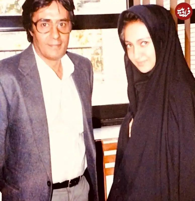 عکس| سفر زمان؛ «نیکی کریمی» 21 ساله در کنار «خسرو شکیبایی» در پشت صحنۀ فیلم «سارا»