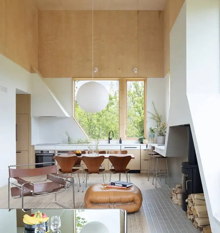 تصاویر؛ خانه ای شبیه یک تندیس در تپه های سبز نیویورک