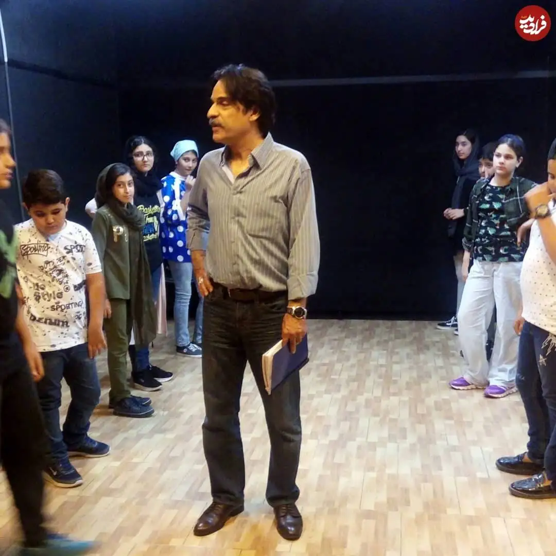 عکس| سفر در زمان؛ «جبرئیل» سریال یوسف پیامبر در کلاس بازیگری؛ سال 97