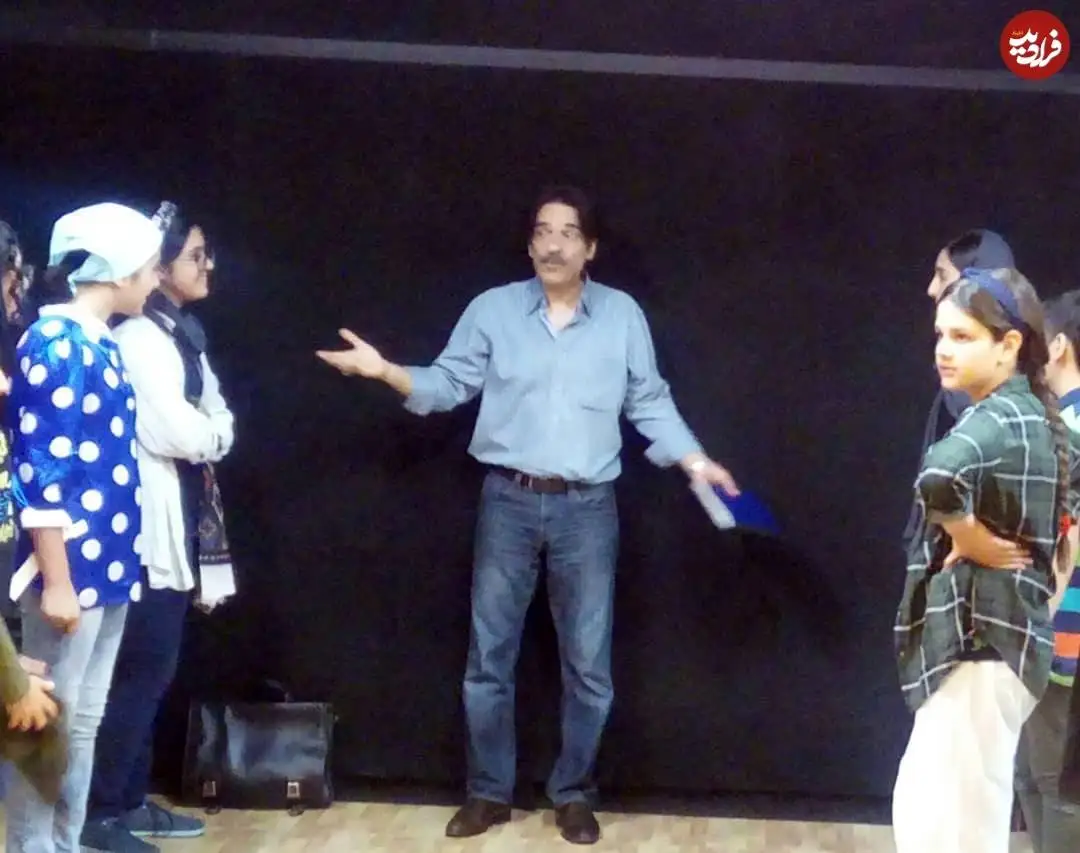 عکس| سفر در زمان؛ «جبرئیل» سریال یوسف پیامبر در کلاس بازیگری؛ سال 97