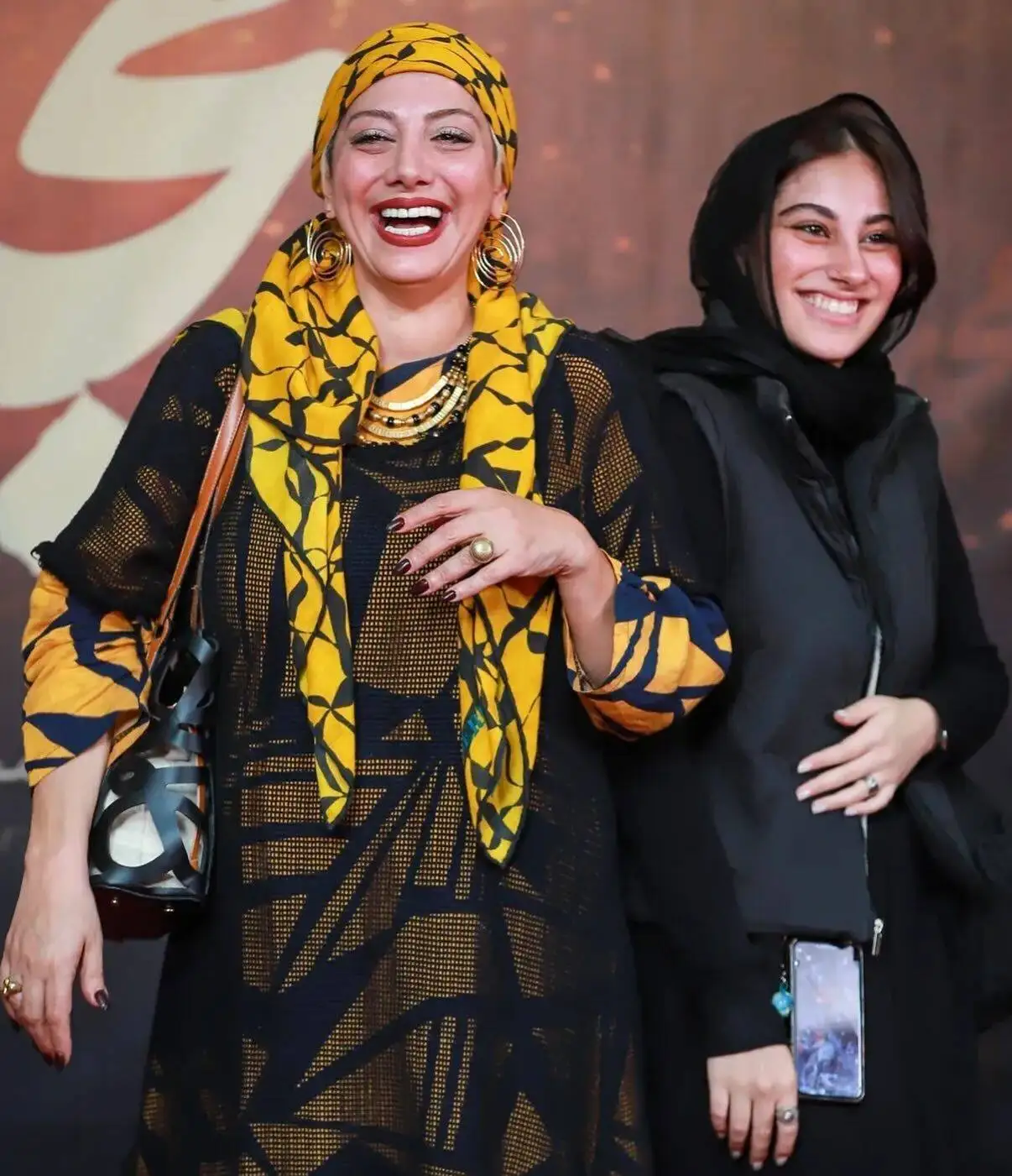 تصاویر؛ «زهرا داوودنژاد» با دخترش «یلدا» به اکران خصوصی آمد