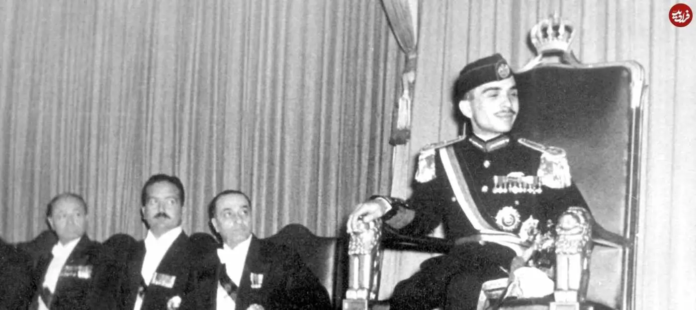 عکس؛ سفر در زمان؛ «ملک حسین پادشاه اردن» در مراسم تاجگذاری اش در امان؛ سال 1330