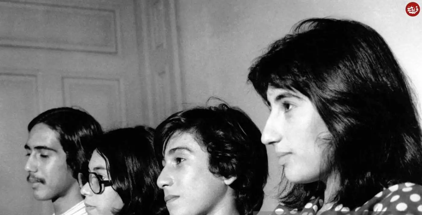 عکس؛ سفر در زمان؛ بی نظیر بوتو در نوجوانی و در کنار خواهران و برادرش؛ سال 1349