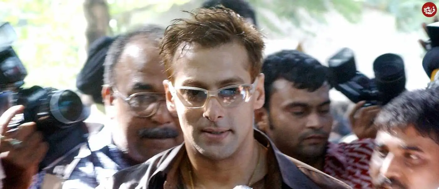 عکس؛ سفر در زمان؛ سلمان خان در مراسم عروسی کاریشما کاپور در بمبئی؛ سال 1382