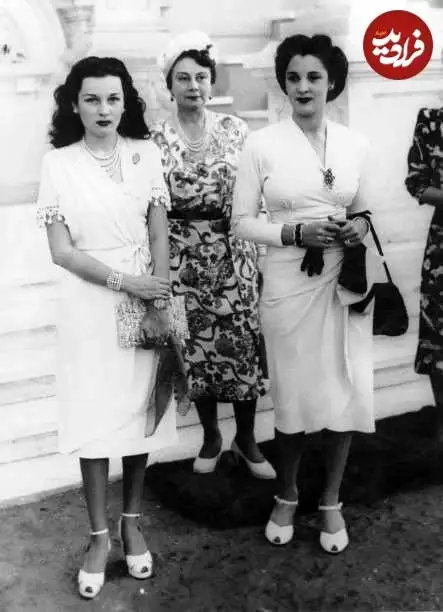 عکس؛ سفر در زمان؛ فوزیه، ملکه مصری ایران و خواهرش در در یک مهمانی در مصر؛ سال 1326