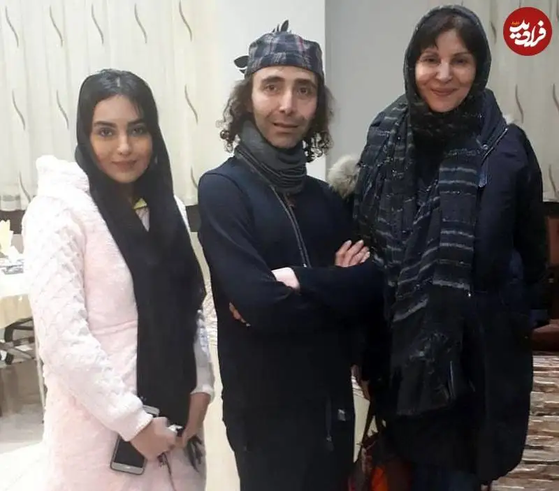 عکس| سفر زمان؛ چهرۀ «مرضیه» (بچه مهندس) در کنار «گلچهره سجادیه» در پشت صحنه سریال «آنام»