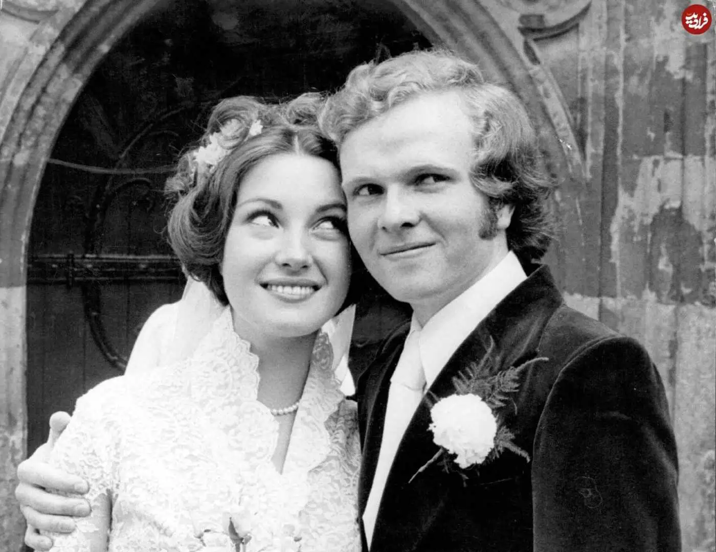 عکس| سفر در زمان؛ «جین سیمور» در مراسم عروسی اش با مایکل اتنبورو؛ سال 1350