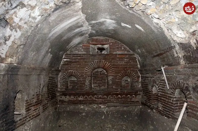 اتاقک زیرزمینی 1600 ساله در جریان «آواربرداری زلزله» کشف شد