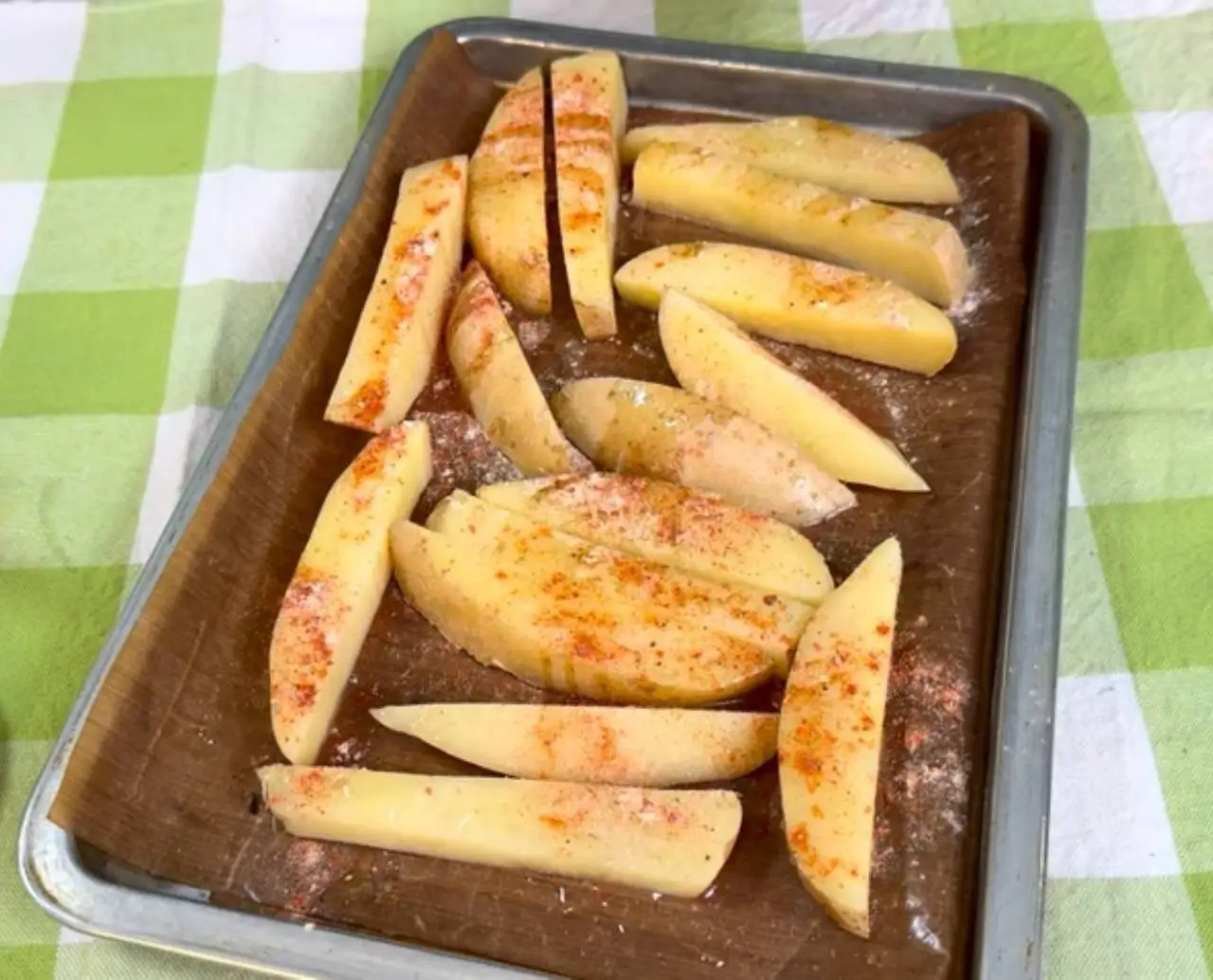 مرغ دوغی خوشمزه با زعفران و کره؛ آموزش تهیه مرغ دوغی