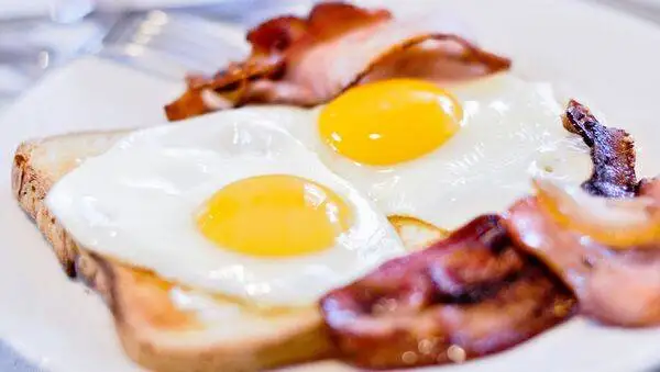 4 ویژگی مهم برای یک صبحانه سالم و انرژی بخش