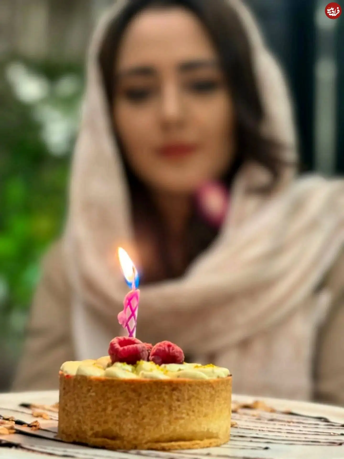 عکس| سفر در زمان؛ «باوان» سریال نون خ در جشن تولد 28 سالگی اش
