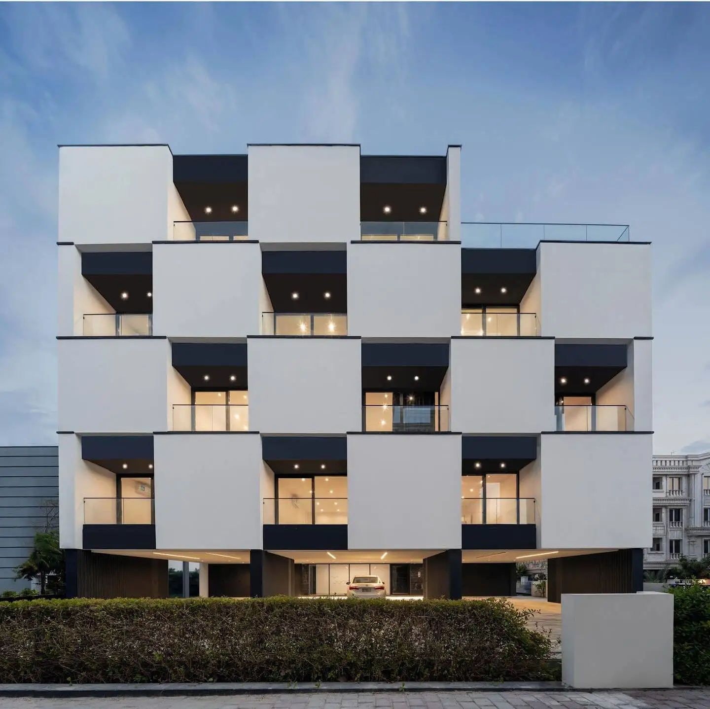 تصاویر؛ ساختمانی با نمای پیکسلی در ایران و فینالیست جایزه معمار